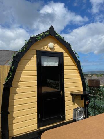 Arch Pod & Hot Tub Apartment Carndonagh Bagian luar foto